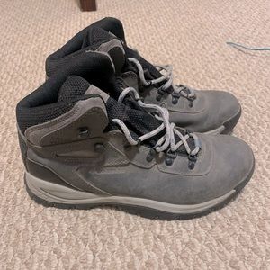 Women’s Hiking Boots